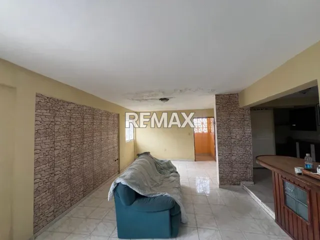 Amplio edificio de 800 m² en alquiler con locales y apartamento en el centro de Punto Fijo - Foto 4