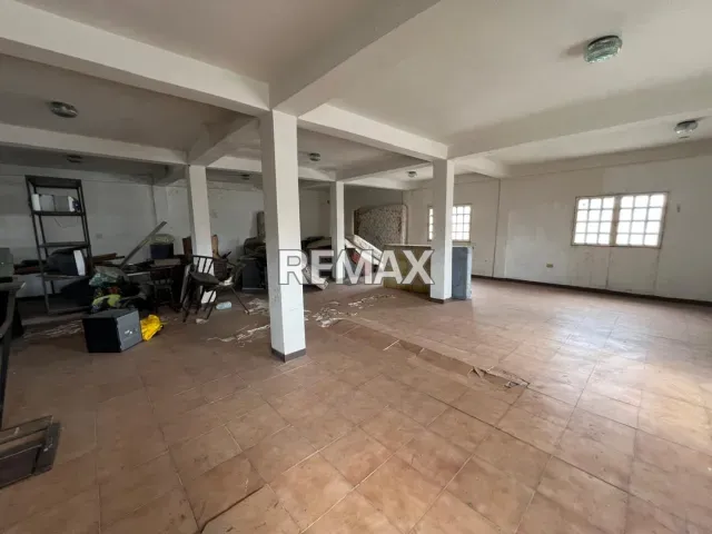 Amplio edificio de 800 m² en alquiler con locales y apartamento en el centro de Punto Fijo - Foto 7