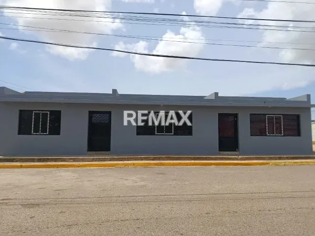 Amplio local comercial de 260 m² en venta, excelente ubicación en Punto Fijo - Foto 3