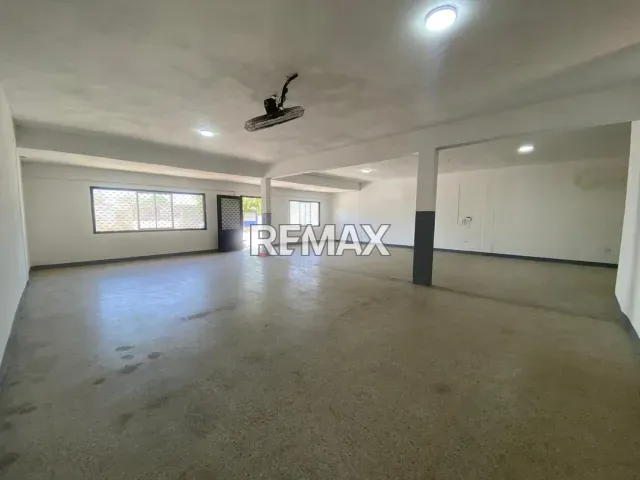 Amplio local comercial de 260 m² en venta, excelente ubicación en Punto Fijo - Foto 4