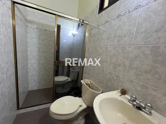 Local Comercial de 144 m² en venta en Calle Garcés, Ideal para tu Negocio - Foto 5