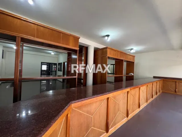 Local Comercial de 144 m² en venta en Calle Garcés, Ideal para tu Negocio - Foto 9