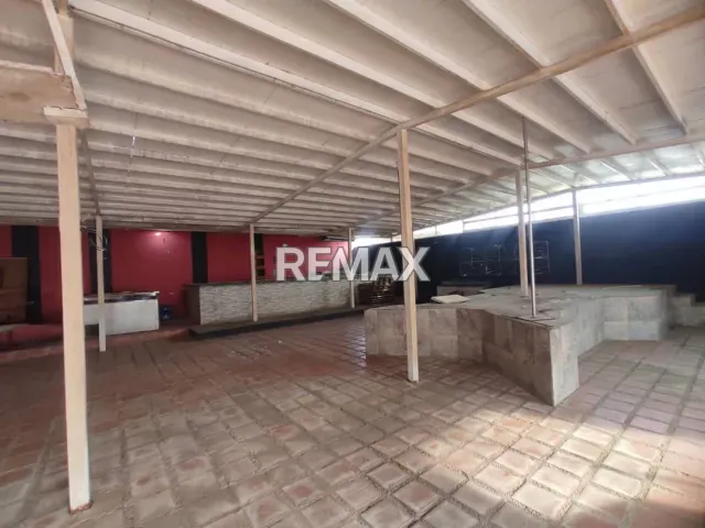 Amplio local comercial de 600 m² en venta, ideal para inversión en Puerta Maraven - Foto 2