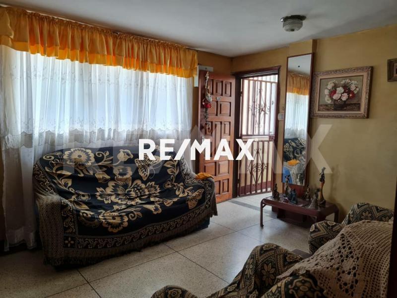 CASA EN VENTA , URBANIZACION SANTA IRENE